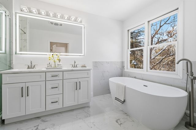 183 Gardner St, Hingham, MA 02043