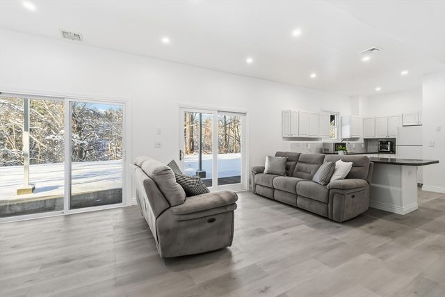 183 Gardner St, Hingham, MA 02043