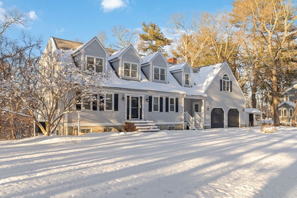 183 Gardner St, Hingham, MA 02043