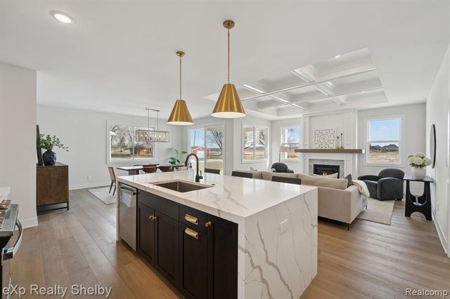 52600 Wellington Valley Drive, Macomb, MI 48042