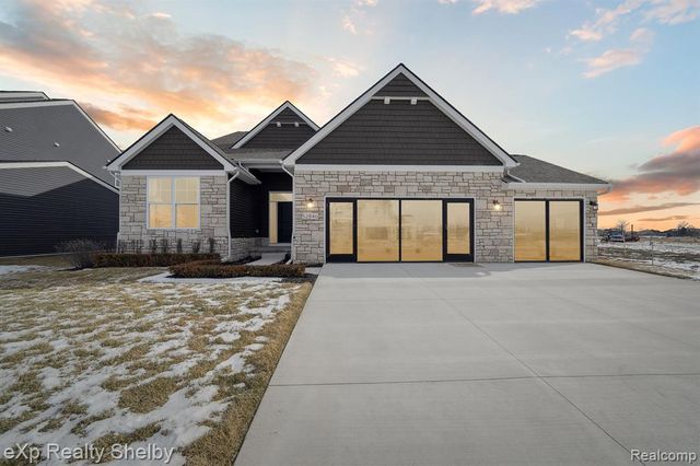 52600 Wellington Valley Drive, Macomb, MI 48042