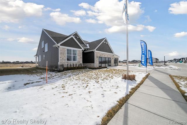 52600 Wellington Valley Drive, Macomb, MI 48042