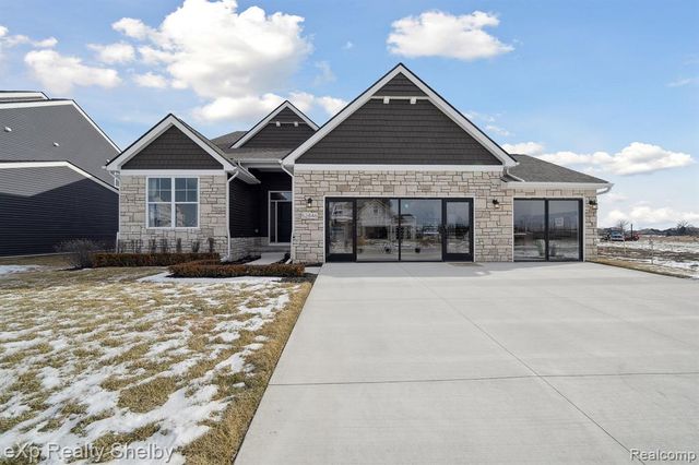 52600 Wellington Valley Drive, Macomb, MI 48042