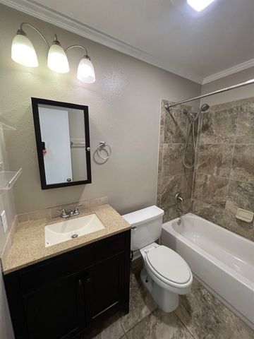 2262 Foster Drive, Tallahassee, FL 32303