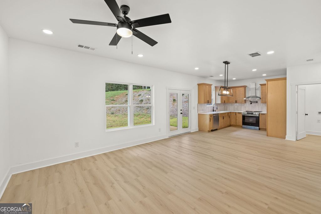 176 Llewellyn Street, Clarkesville, GA 30523 — photo 5