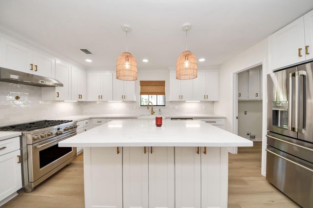9114 Taidswood Drive, Spring, TX 77379