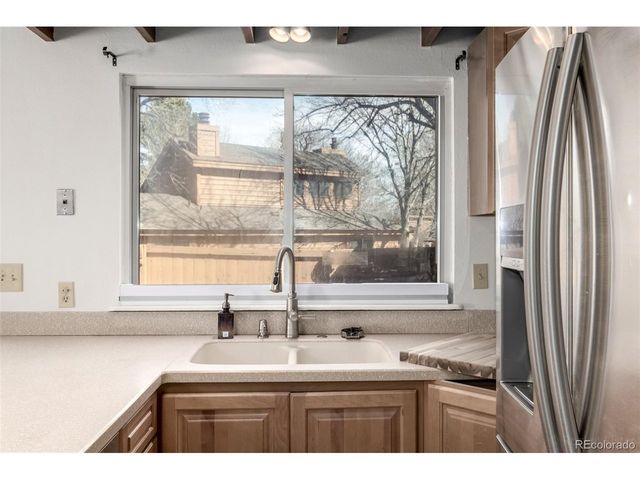 135 S Eagle Cir, Aurora, CO 80012