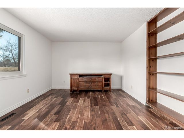 135 S Eagle Cir, Aurora, CO 80012