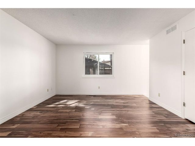 135 S Eagle Cir, Aurora, CO 80012