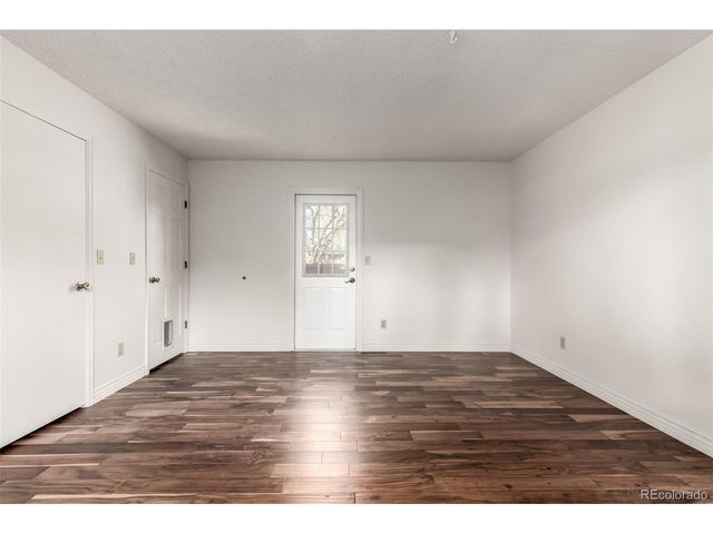 135 S Eagle Cir, Aurora, CO 80012