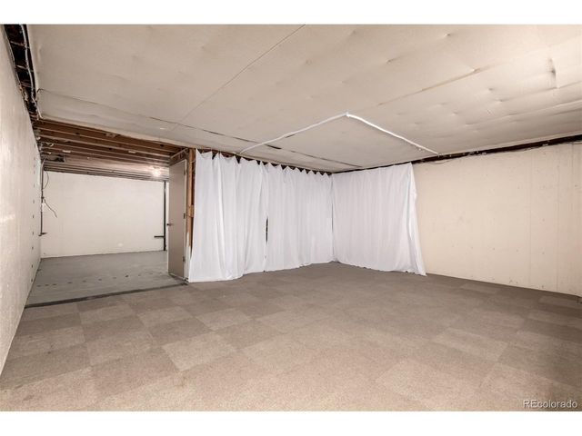 135 S Eagle Cir, Aurora, CO 80012