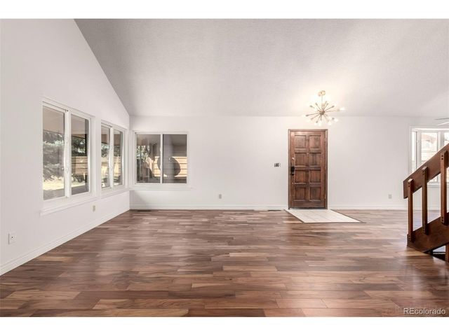 135 S Eagle Cir, Aurora, CO 80012