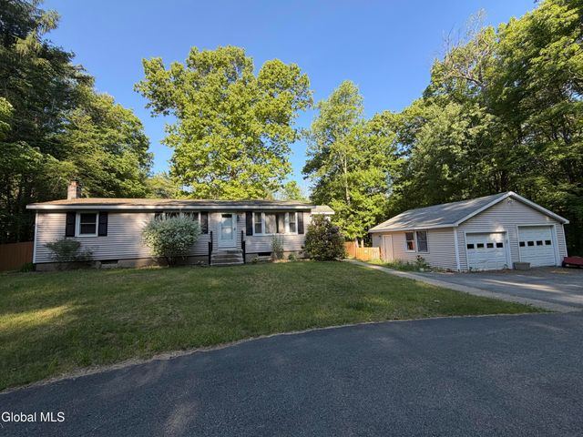 52 Brightman Road, Stillwater, NY 12118