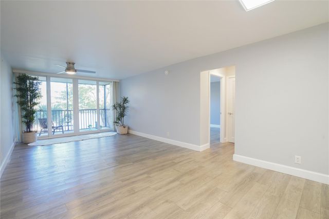 7 Royal Palm Way 304, Boca Raton, FL 33432