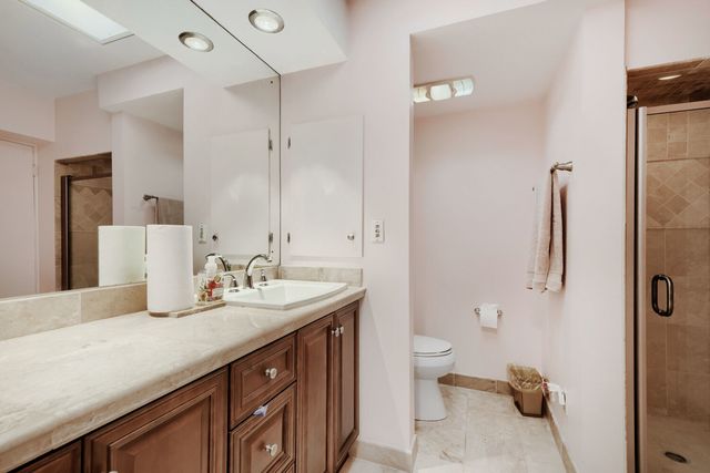 9101 S Hoyne Avenue, Chicago, IL 60643