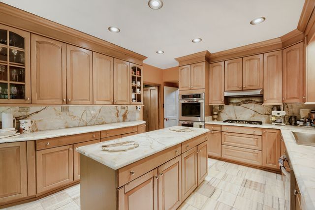 9101 S Hoyne Avenue, Chicago, IL 60643