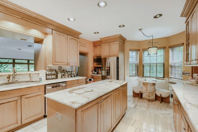 9101 S Hoyne Avenue, Chicago, IL 60643