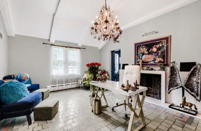 9101 S Hoyne Avenue, Chicago, IL 60643