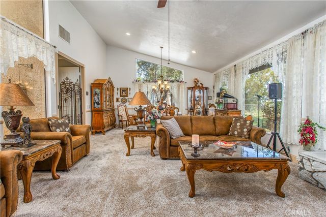 435 W Indian School, Banning, CA 92220