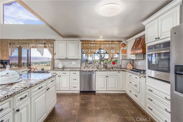 435 W Indian School, Banning, CA 92220