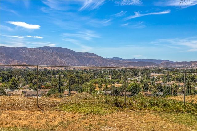 435 W Indian School, Banning, CA 92220