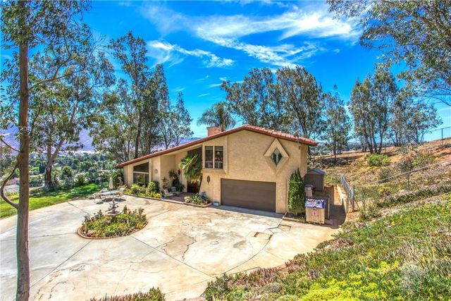 435 W Indian School, Banning, CA 92220