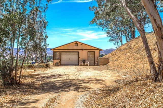 435 W Indian School, Banning, CA 92220