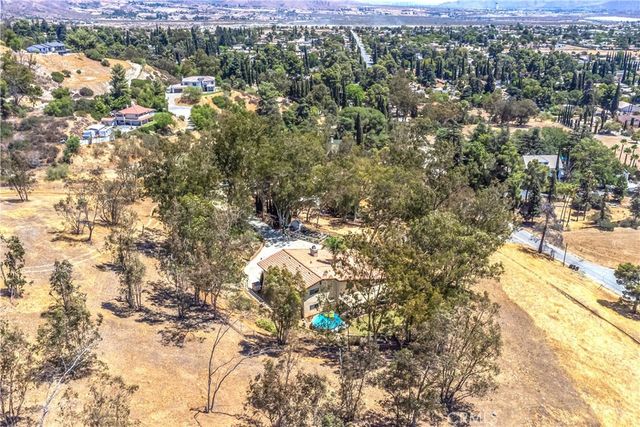 435 W Indian School, Banning, CA 92220