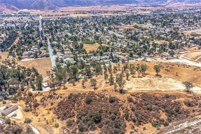 435 W Indian School, Banning, CA 92220