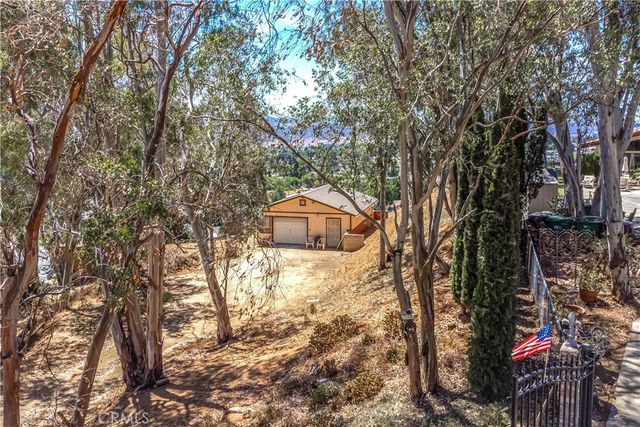 435 W Indian School, Banning, CA 92220