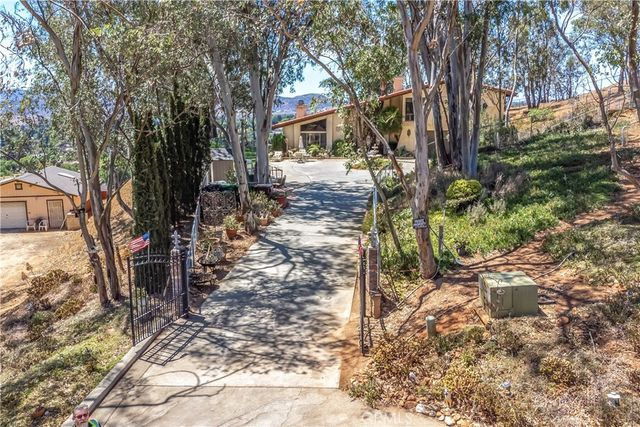 435 W Indian School, Banning, CA 92220