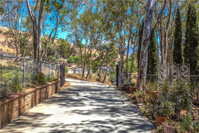 435 W Indian School, Banning, CA 92220