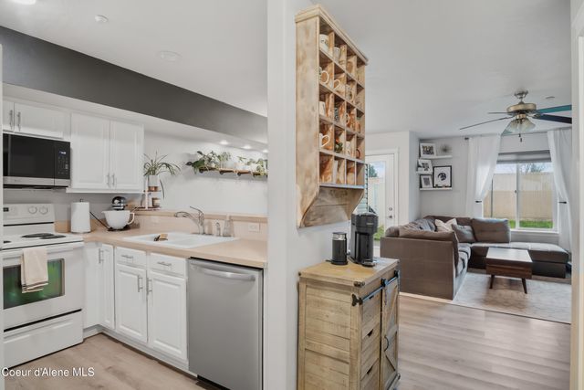 118 E Maryanna Ln, Hayden, ID 83835