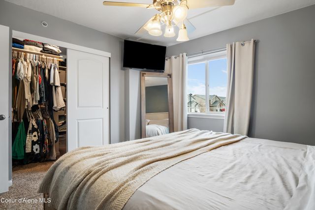 118 E Maryanna Ln, Hayden, ID 83835