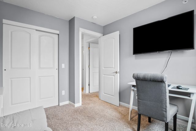 118 E Maryanna Ln, Hayden, ID 83835