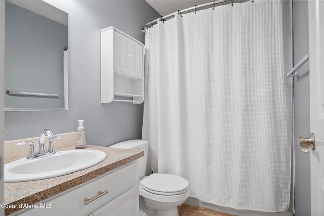 118 E Maryanna Ln, Hayden, ID 83835