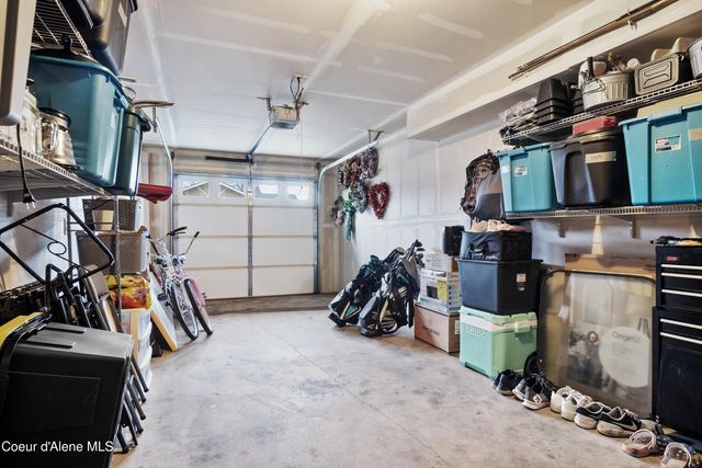 118 E Maryanna Ln, Hayden, ID 83835