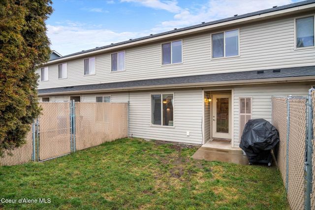 118 E Maryanna Ln, Hayden, ID 83835