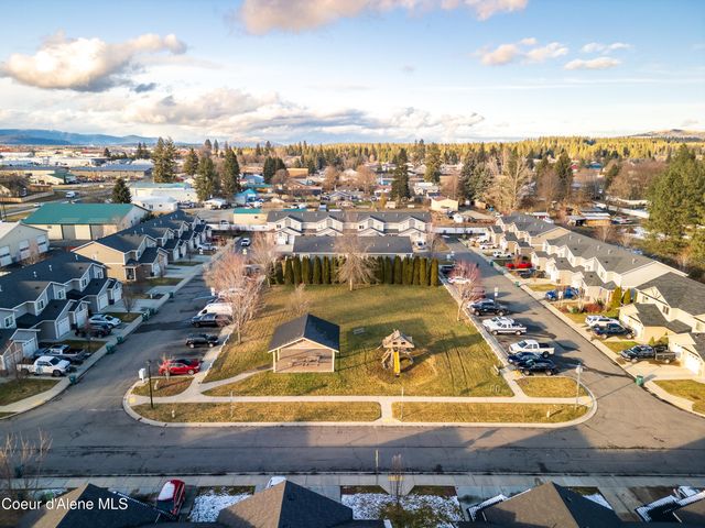 118 E Maryanna Ln, Hayden, ID 83835