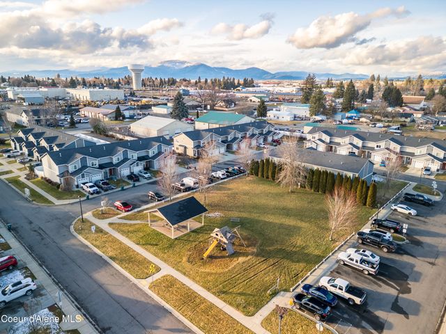 118 E Maryanna Ln, Hayden, ID 83835