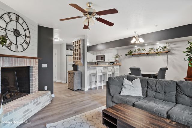 118 E Maryanna Ln, Hayden, ID 83835