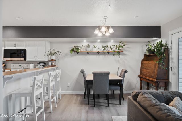 118 E Maryanna Ln, Hayden, ID 83835