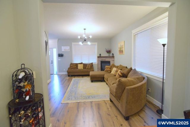 2335 Maplewood Dr Dr S, Salem, OR 97306