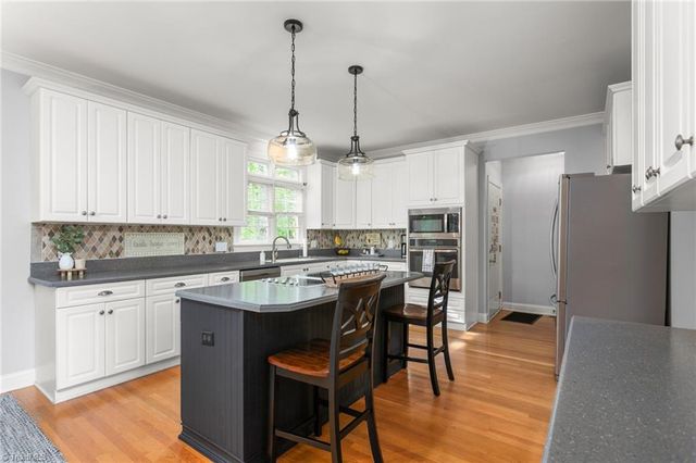 8505 Case Ridge Drive, Oak Ridge, NC 27310