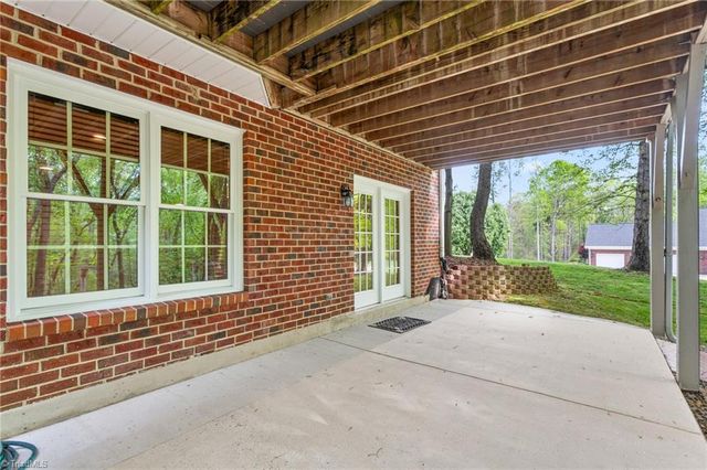 8505 Case Ridge Drive, Oak Ridge, NC 27310