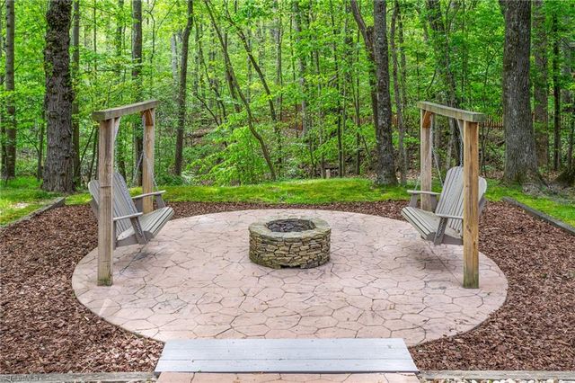 8505 Case Ridge Drive, Oak Ridge, NC 27310