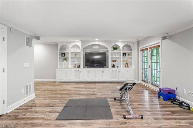 8505 Case Ridge Drive, Oak Ridge, NC 27310
