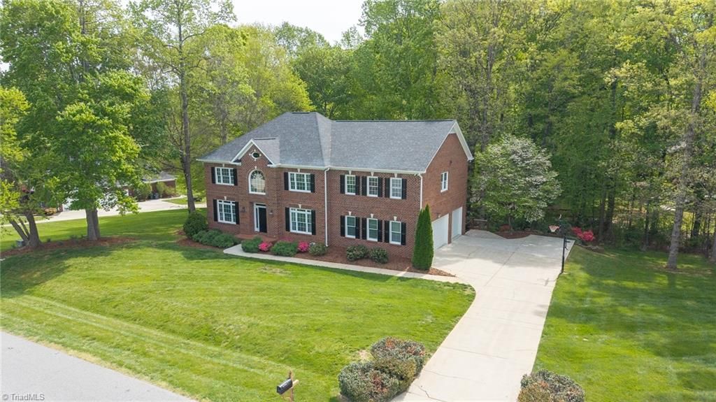 8505 Case Ridge Drive, Oak Ridge, NC 27310