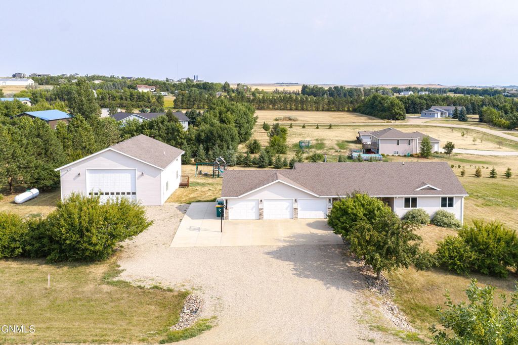 7260 Russell Road, Bismarck, ND 58503 photo 1