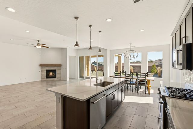 142 Mirador Boulevard, White Rock, NM 87547